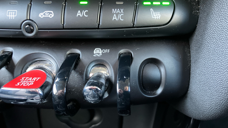 MINI Hatchback 1.5 Cooper Classic 3dr Petrol Hatchback